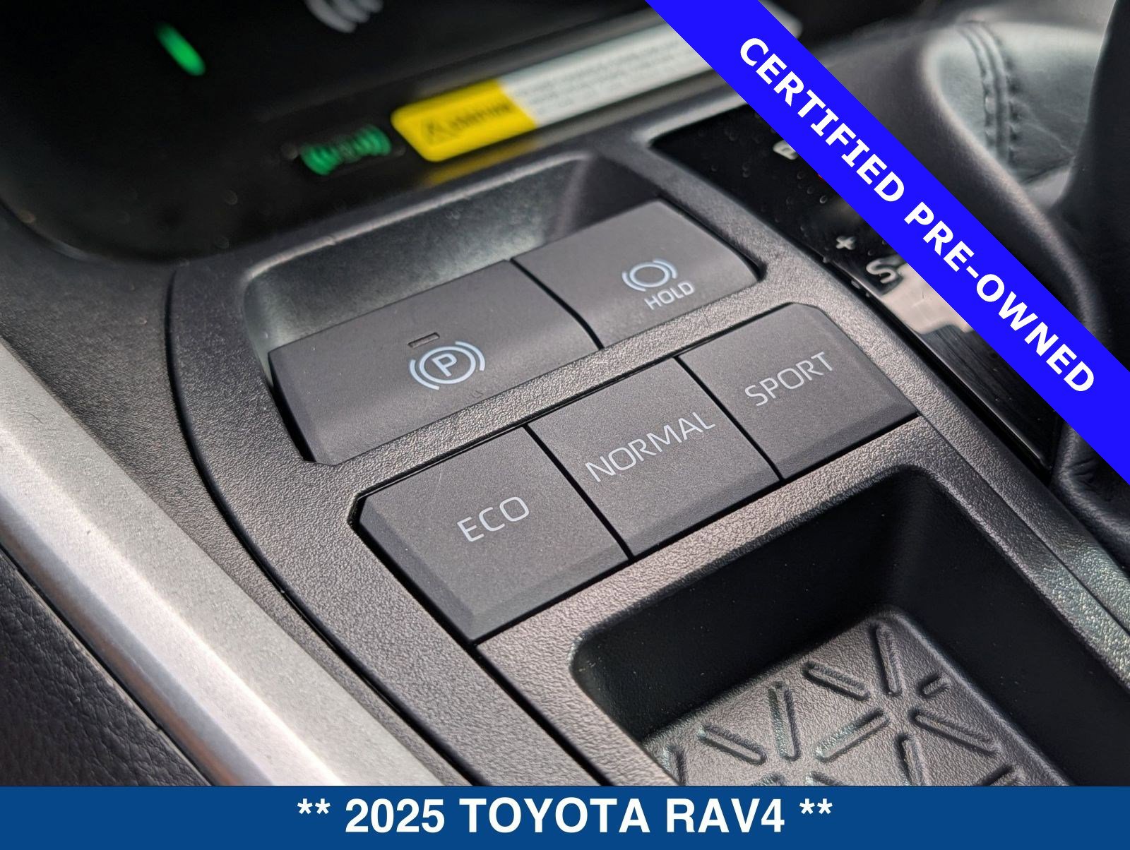 Used 2025 Toyota RAV4 XLE image 31
