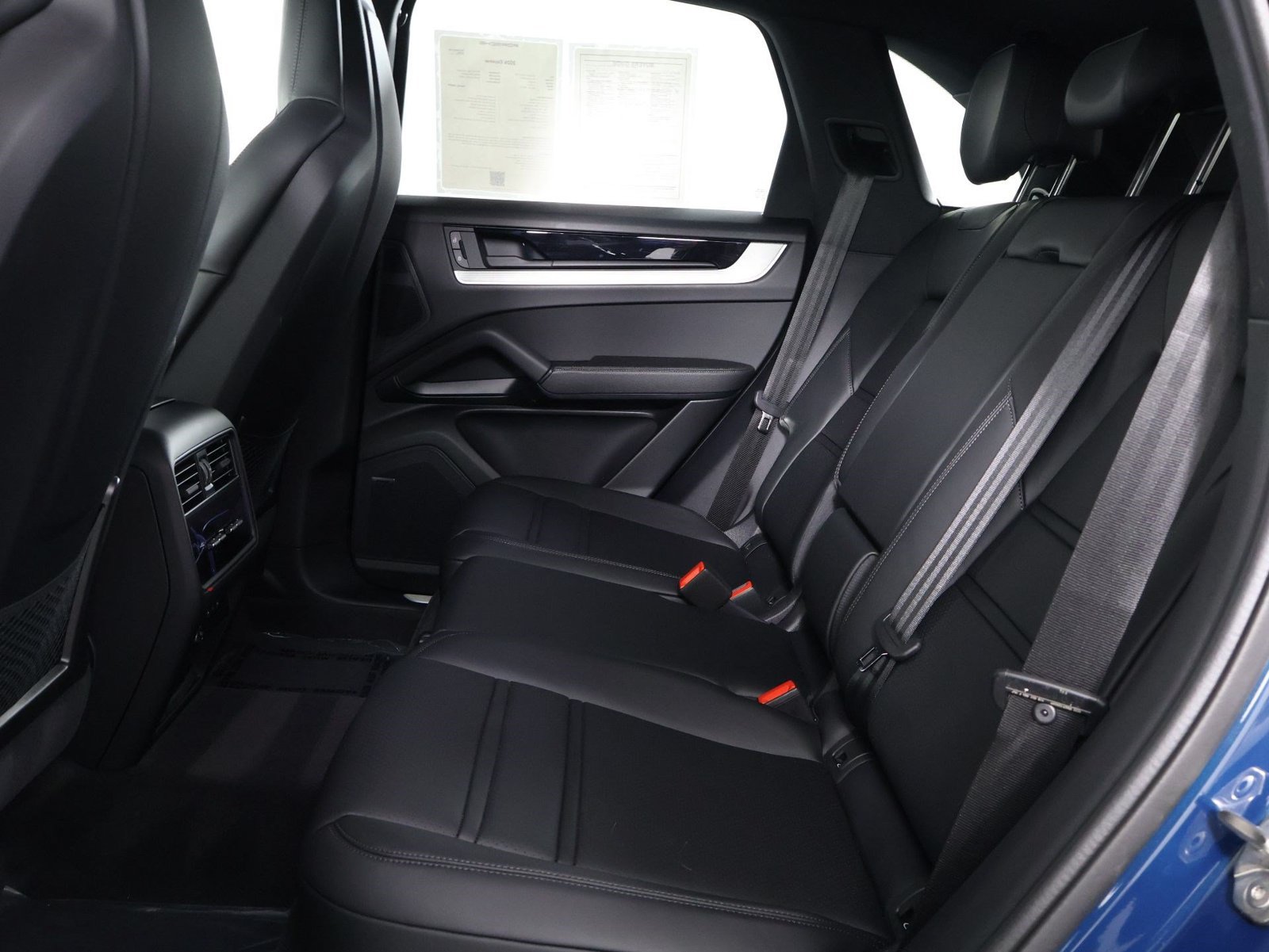 Certified 2026 Porsche Cayenne AWD/4WD image 33