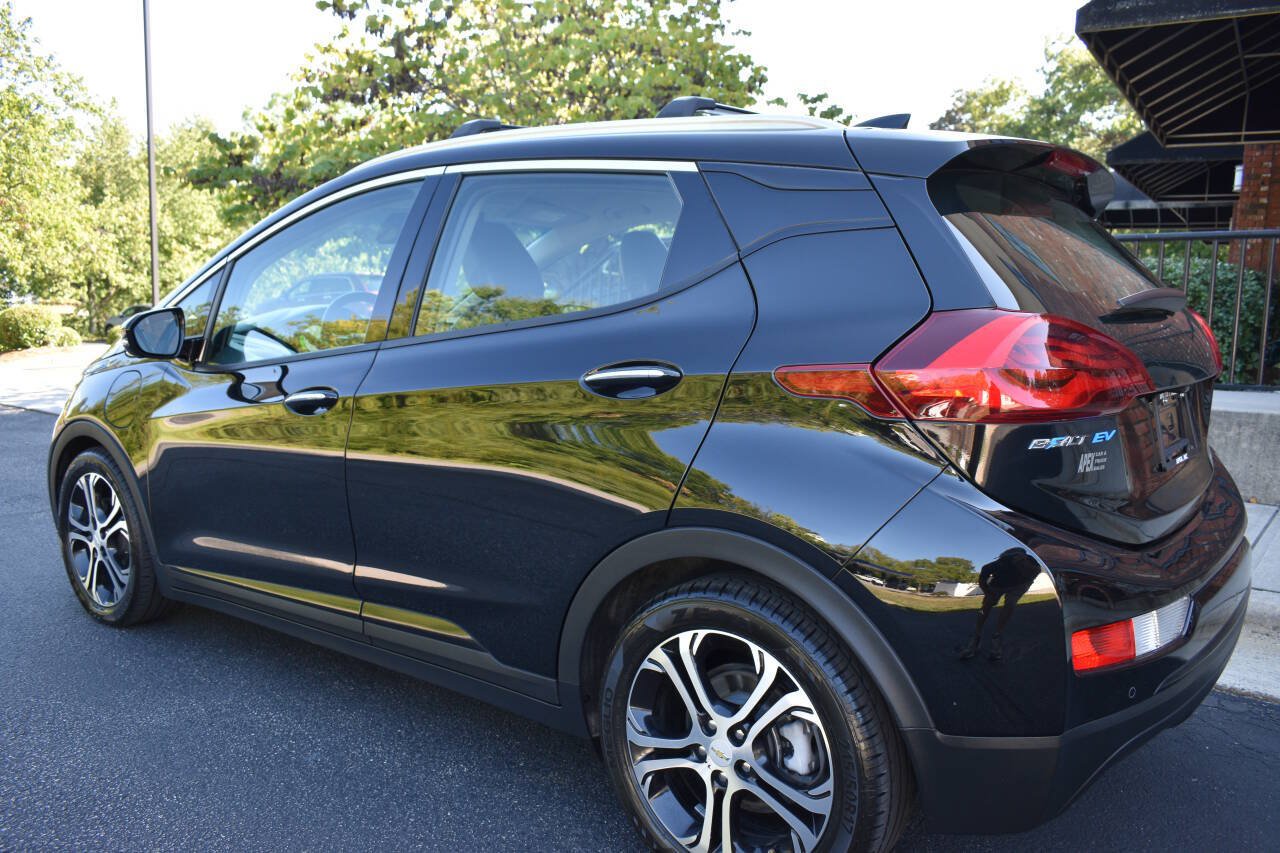 Used 2021 Chevrolet Bolt Premier w/ Infotainment Package FWD image 29