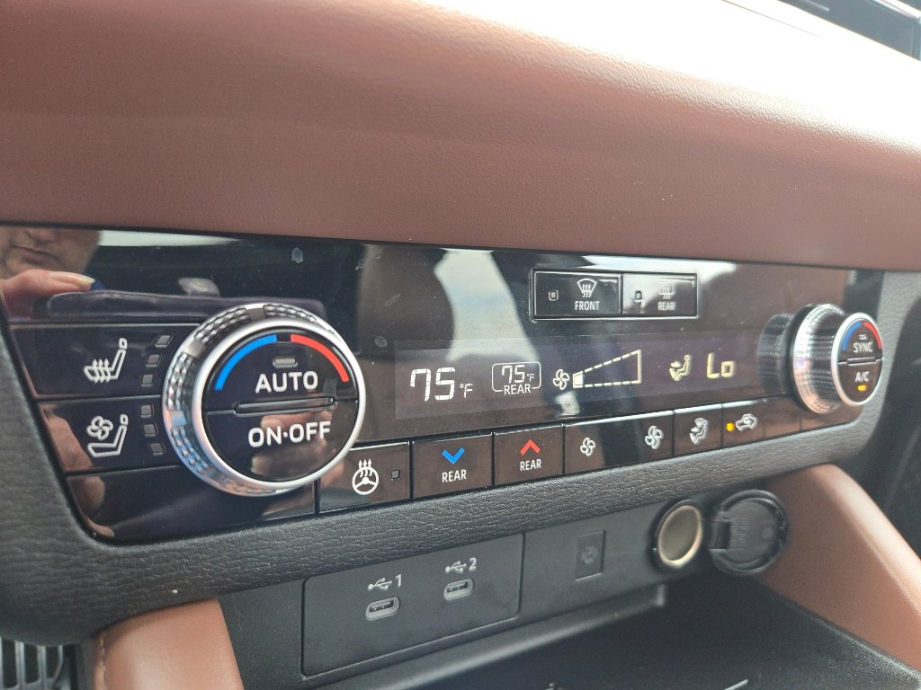 Used 2025 Mitsubishi Outlander SEL image 36