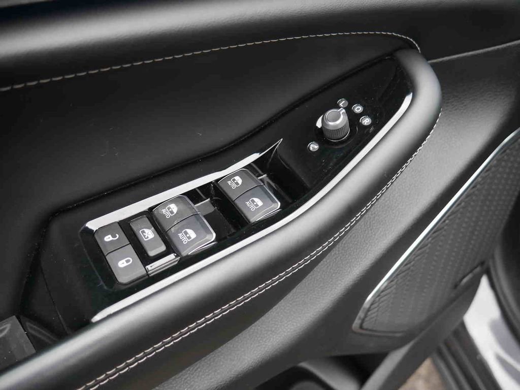 Used 2024 Jeep Grand Cherokee Overland image 24