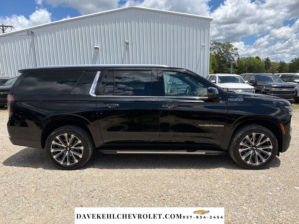 Used 2025 Chevrolet Suburban High Country w/ Sun And Tow Package AWD/4WD image 7