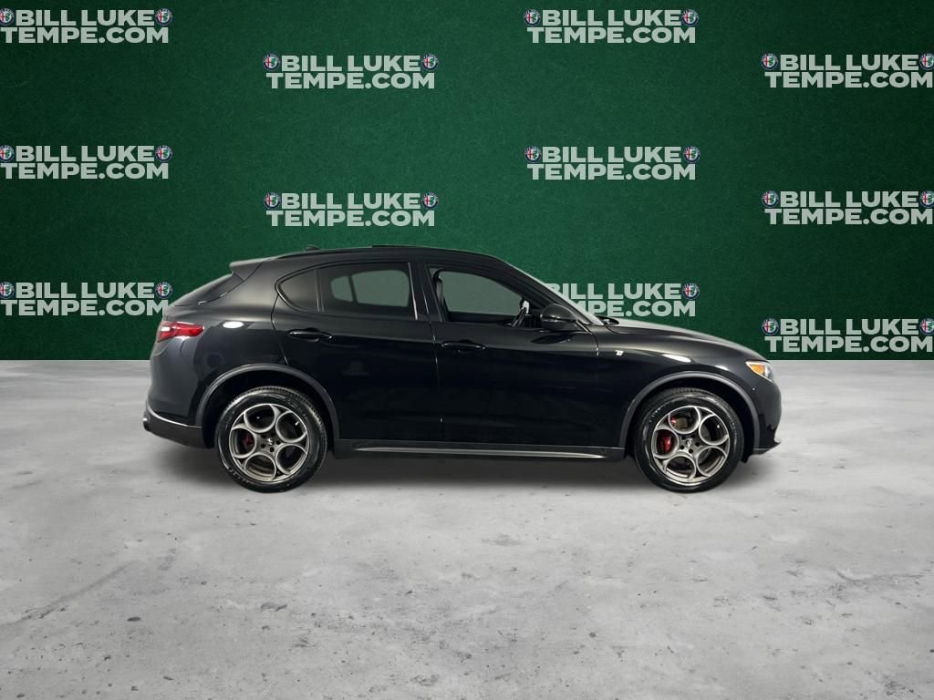 Used 2022 Alfa Romeo Stelvio Ti image 5
