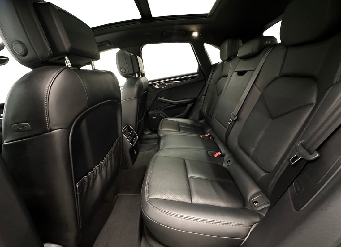 Used 2018 Porsche Macan image 13