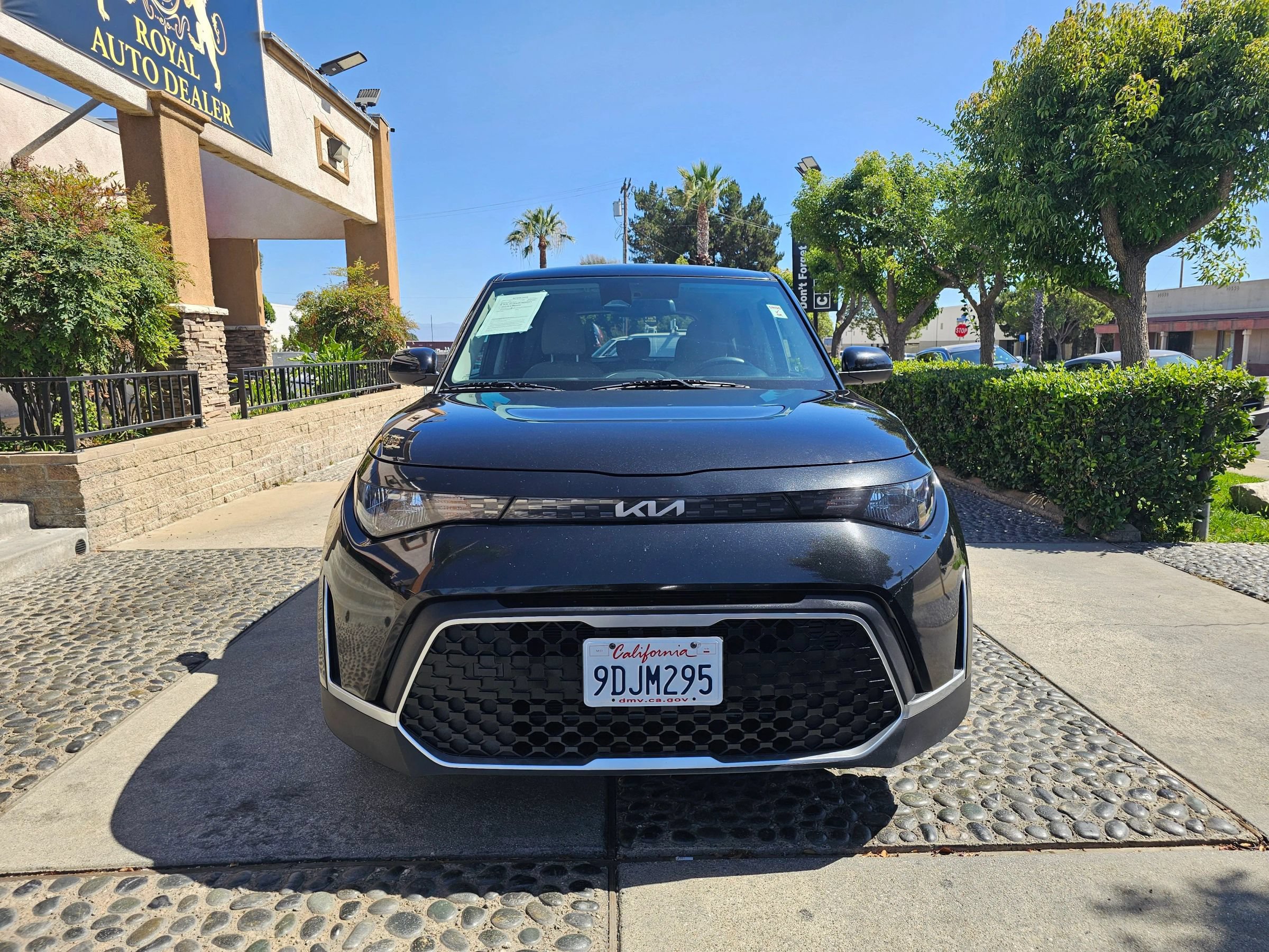 Used 2023 Kia Soul LX FWD image 2