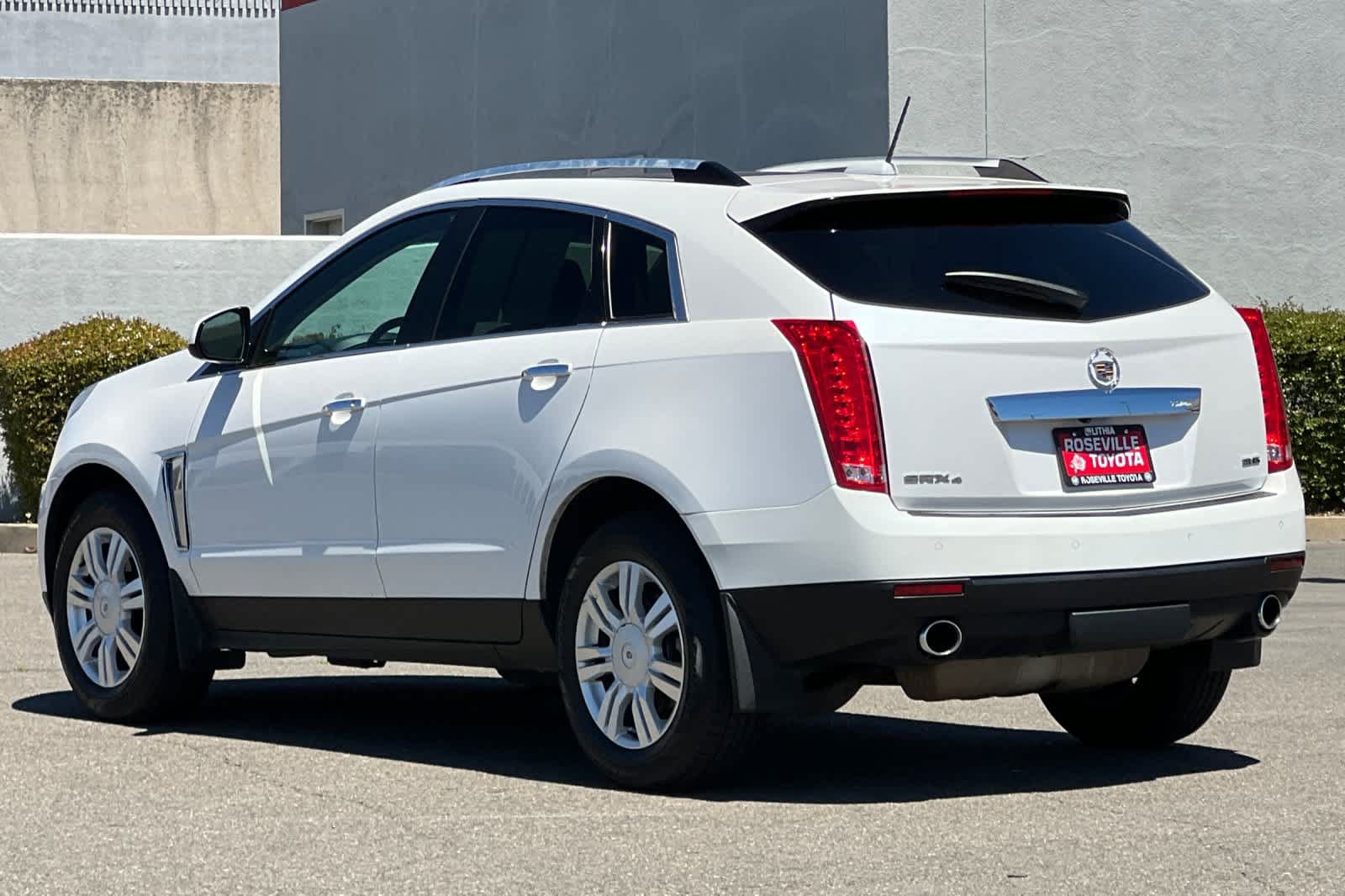 Used 2016 Cadillac SRX Luxury w/ Driver Awareness Package AWD/4WD image 7