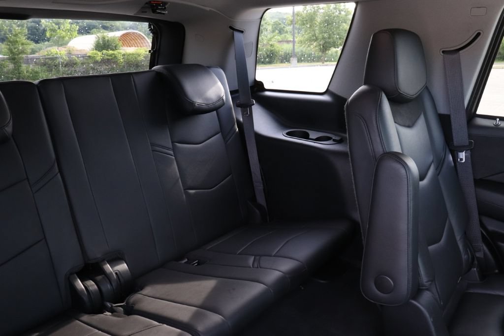 Used 2017 Cadillac Escalade Luxury AWD/4WD image 17