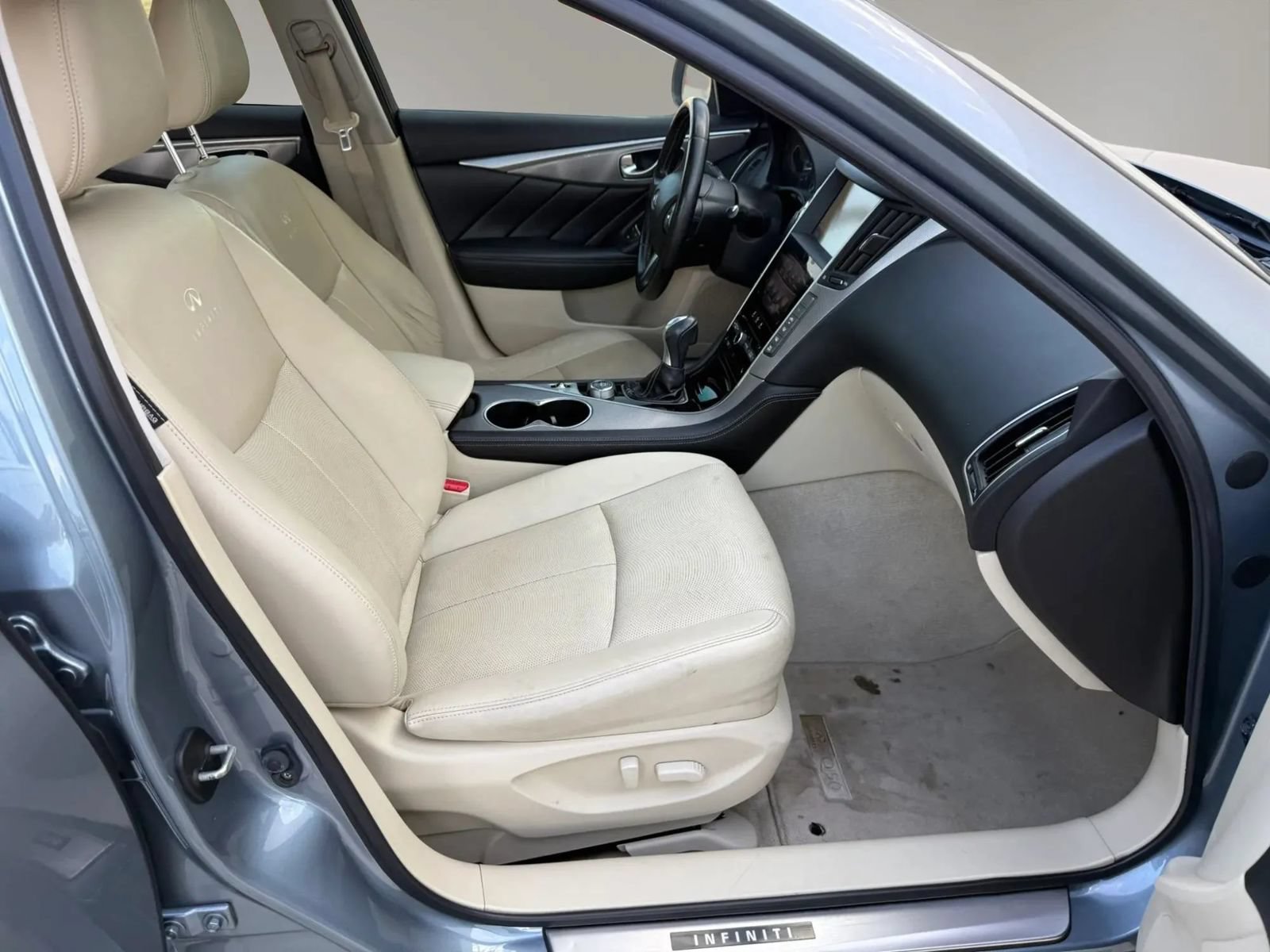 Used 2014 INFINITI Q50 Premium w/ Navigation Package RWD image 18