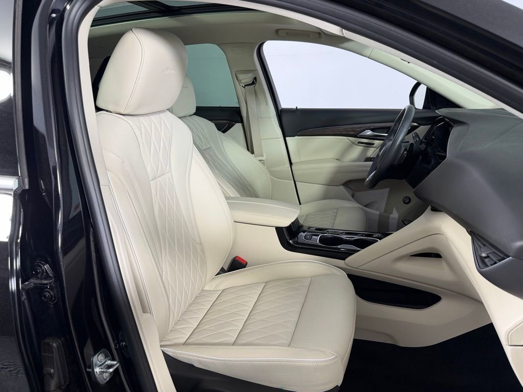 Used 2023 Buick Envision Avenir AWD/4WD image 38