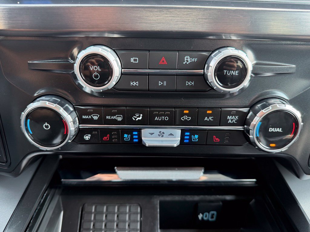 Used 2025 Ford F250 Lariat AWD/4WD image 35