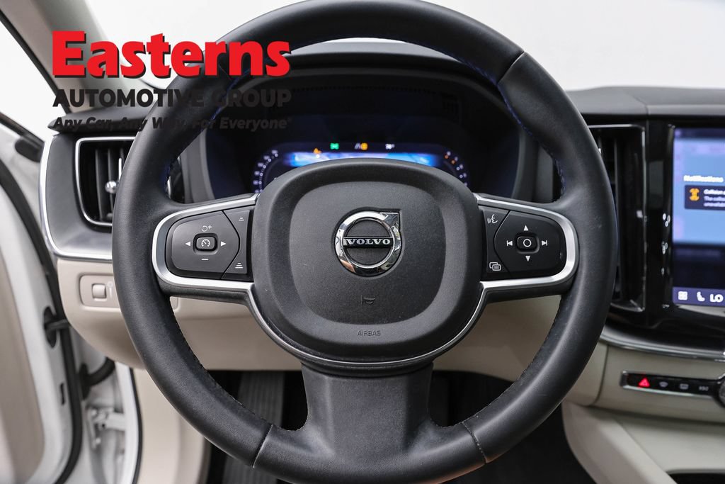 Used 2022 Volvo XC60 B5 Momentum AWD/4WD image 12