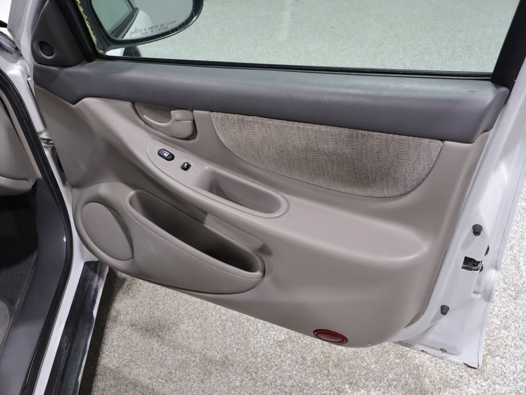 Used 2003 Oldsmobile Alero GL FWD image 23
