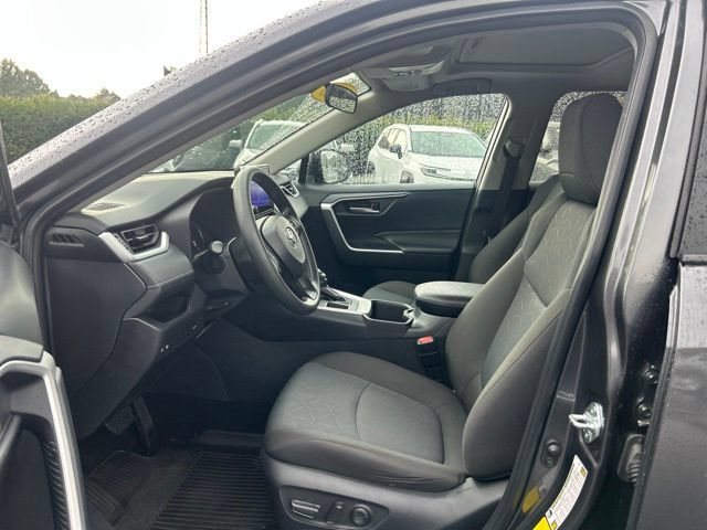 Used 2025 Toyota RAV4 XLE FWD image 15