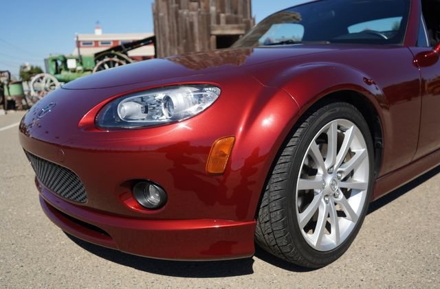 Used 2006 MAZDA MX-5 Miata Sport w/ Appearance Pkg RWD image 29