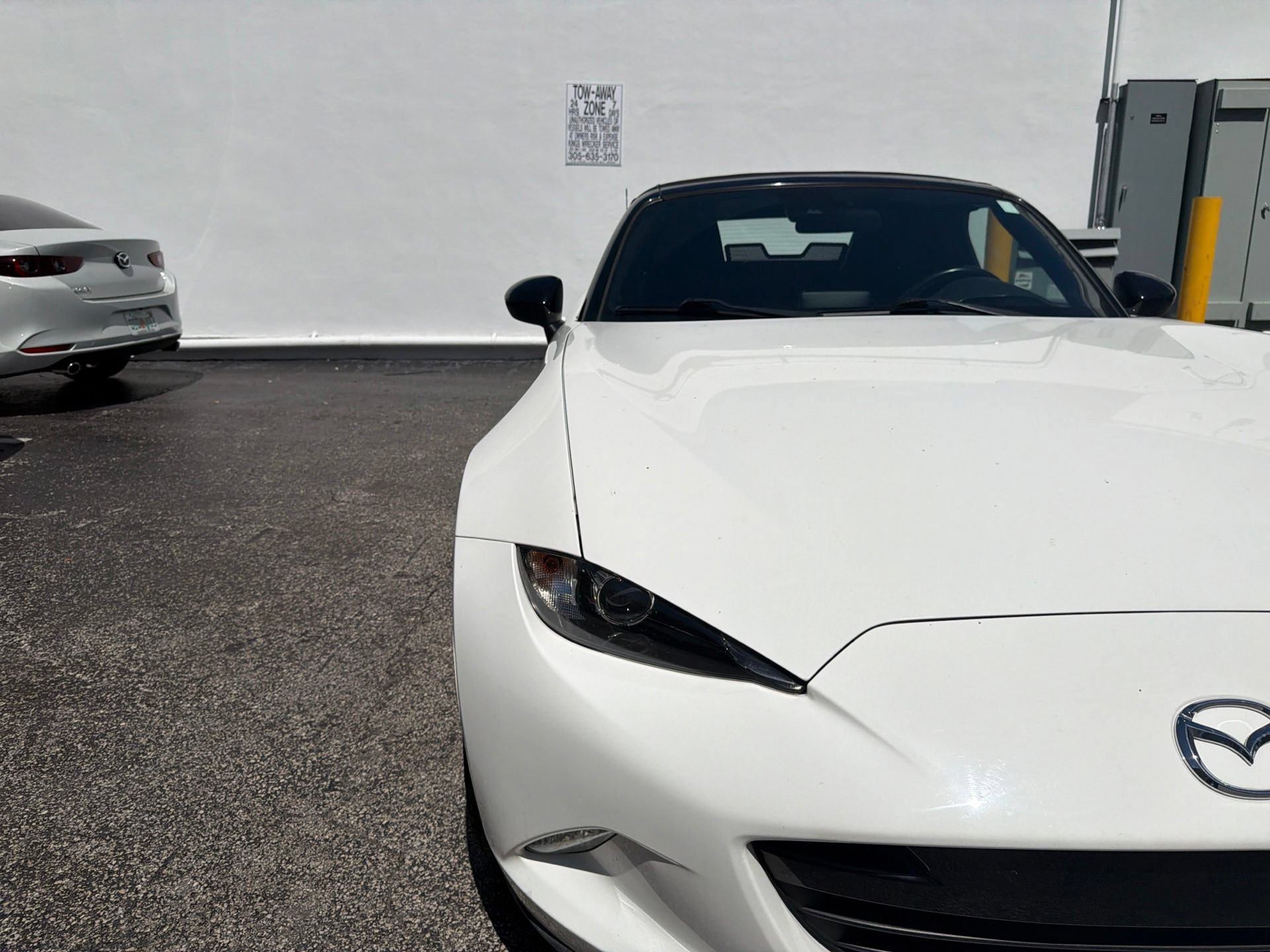 Used 2020 MAZDA MX-5 Miata Sport RWD image 4