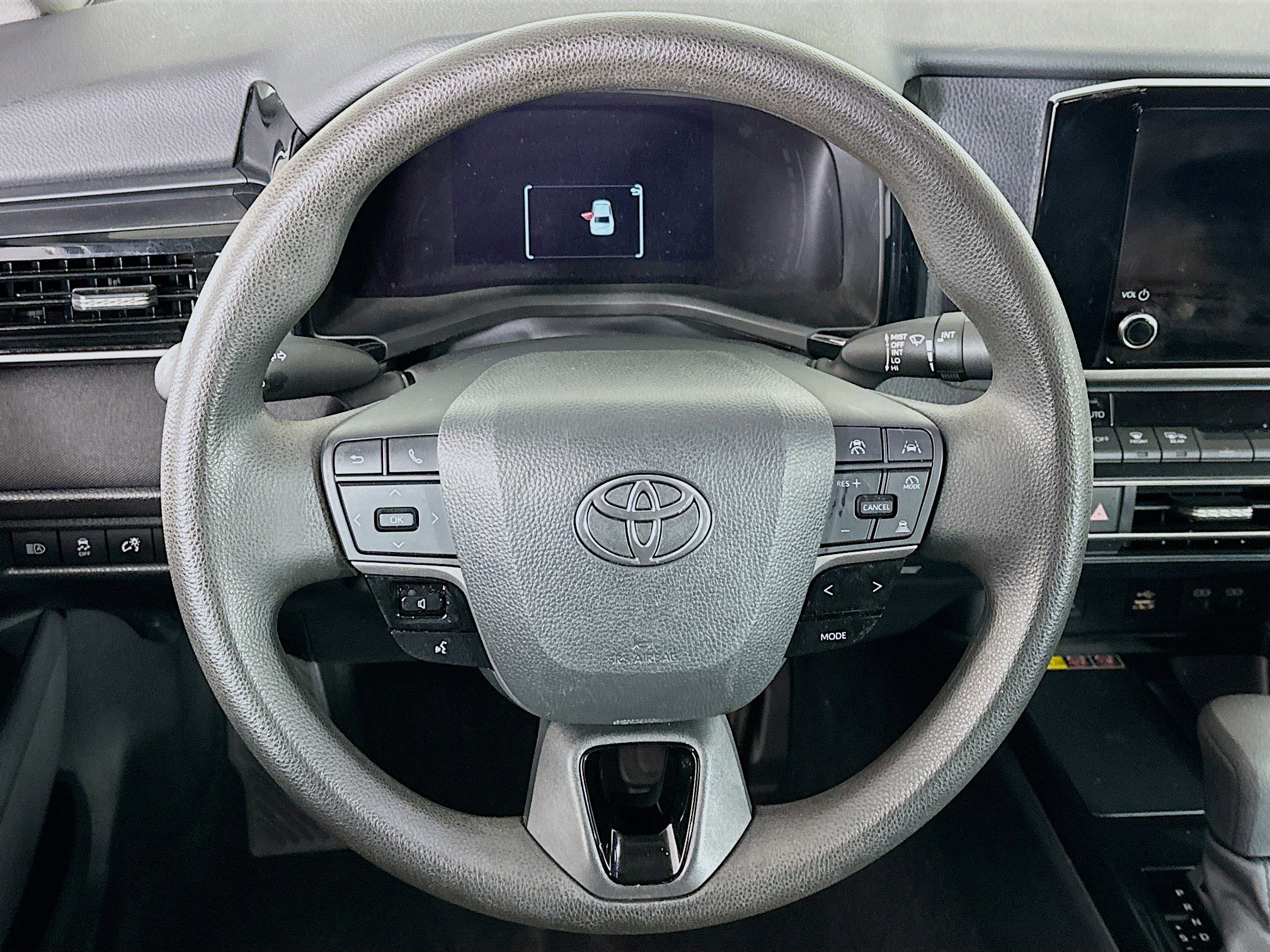 Used 2025 Toyota Camry LE image 18
