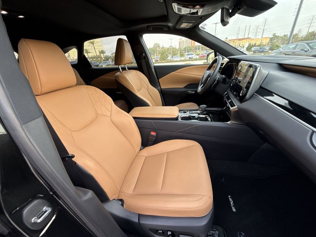 Used 2026 Lexus RX 350 FWD w/ Accessory Package (Z1) image 16
