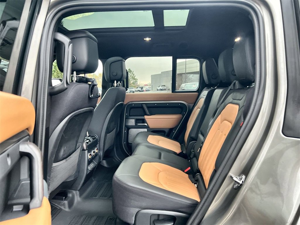 Used 2024 Land Rover Defender 130 X image 15