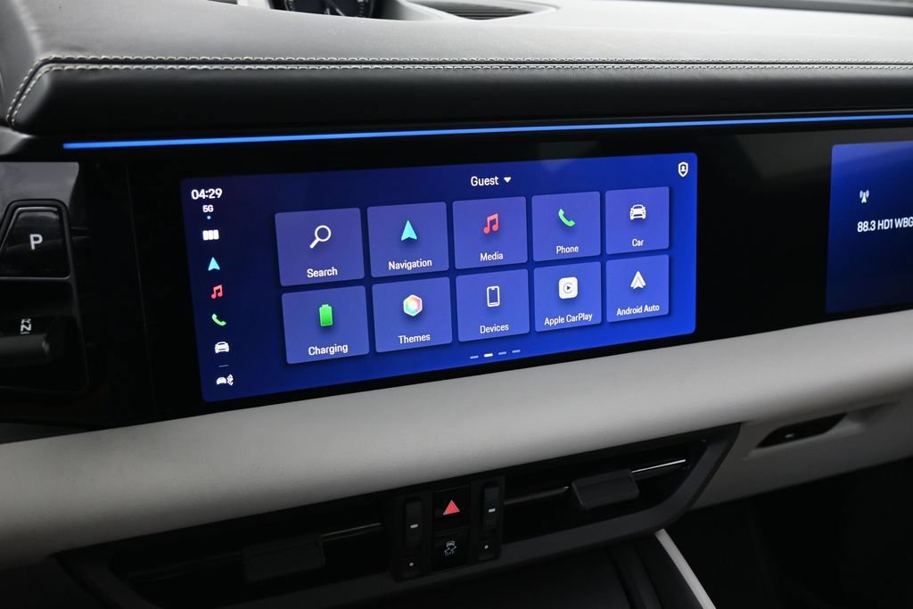 Certified 2025 Porsche Macan Turbo Electric AWD/4WD image 21