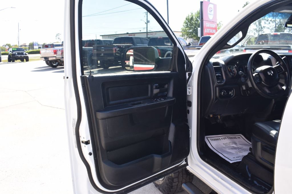 Used 2022 RAM 2500 Tradesman w/ Chrome Appearance Group AWD/4WD image 8