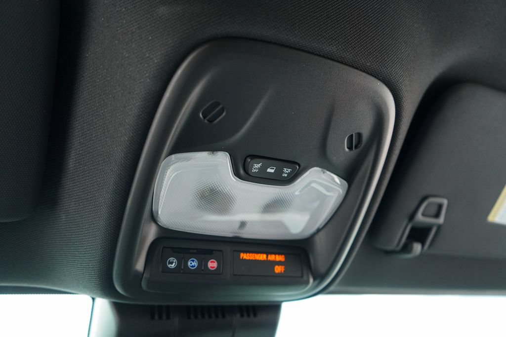 Used 2025 Chevrolet Colorado W/T RWD image 11