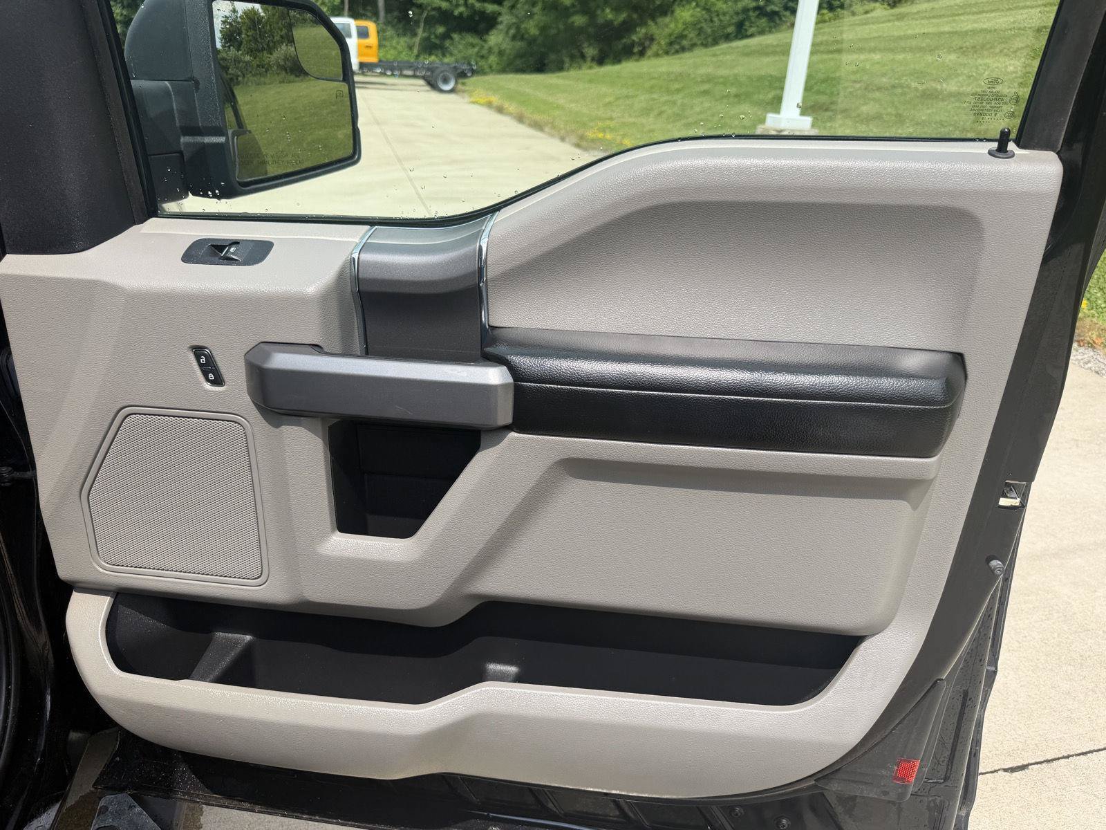 Used 2019 Ford F150 XLT w/ Equipment Group 302A Luxury AWD/4WD image 29