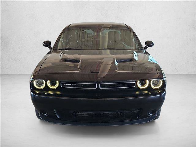 Used 2018 Dodge Challenger SXT RWD image 2