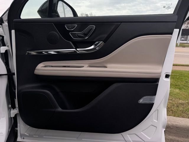 New 2026 Lincoln Corsair Premiere image 15