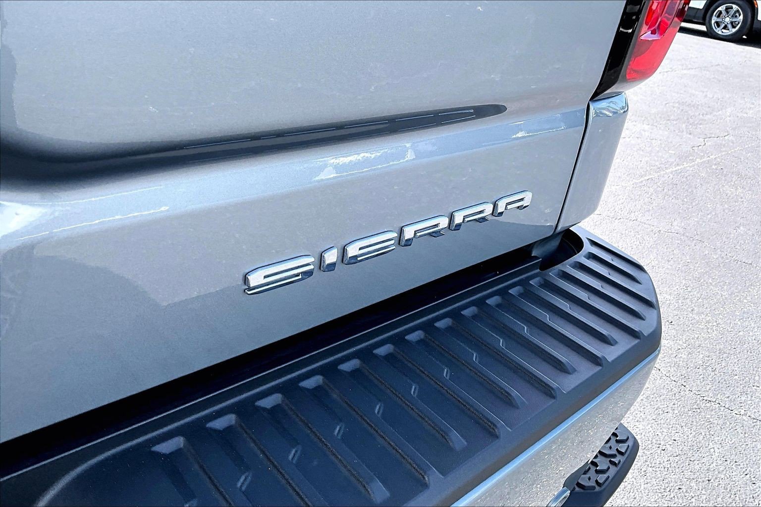 Used 2025 GMC Sierra 1500 Denali Ultimate AWD/4WD image 5