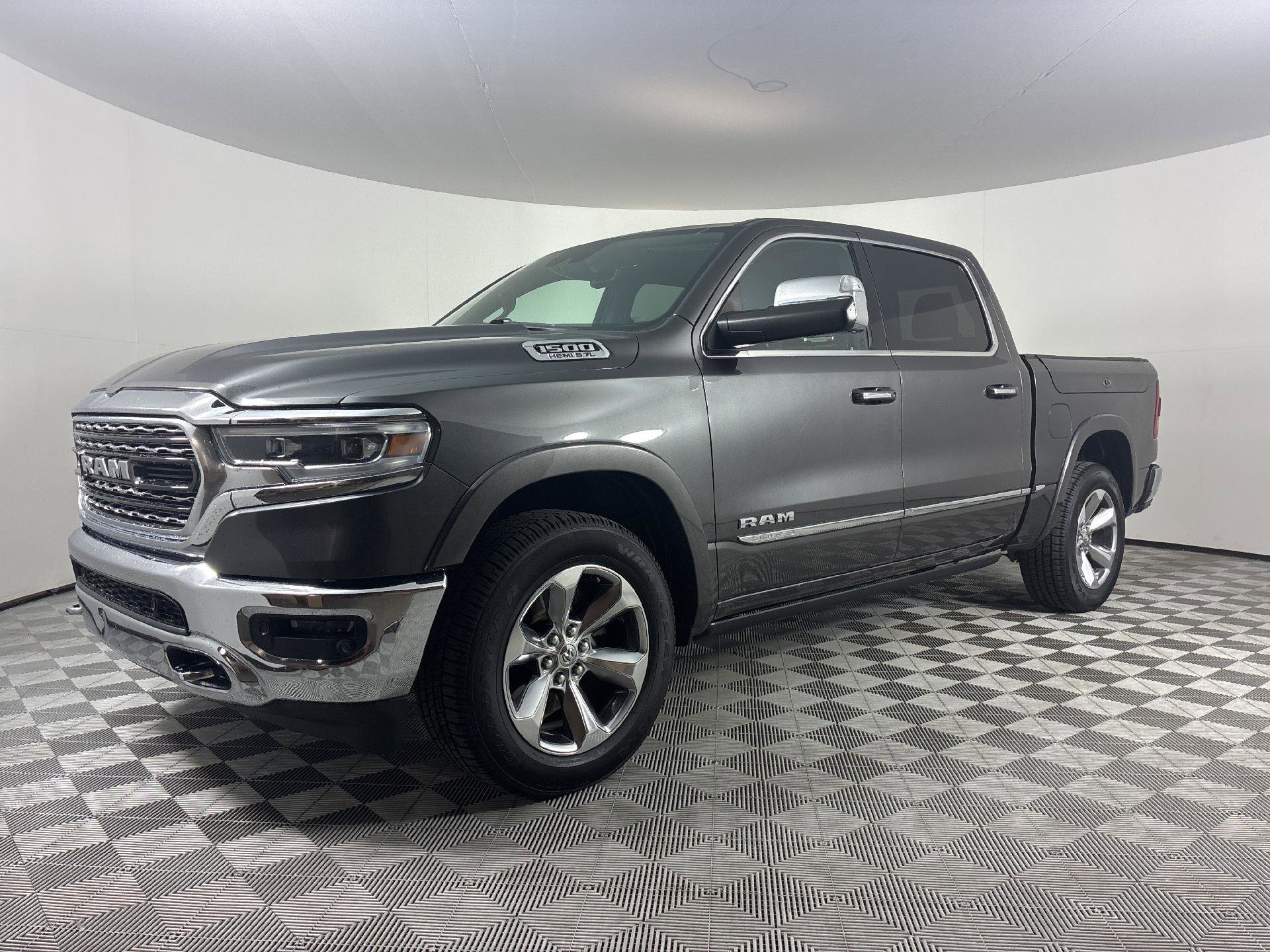 Used 2019 RAM 1500 Limited image 1