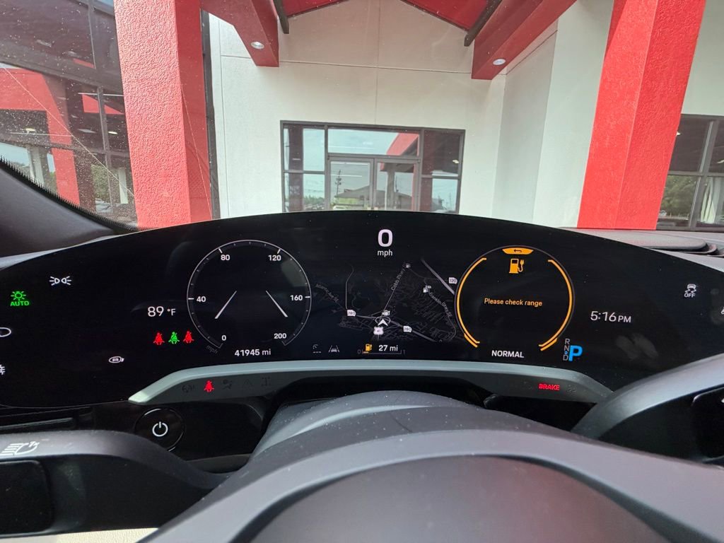 Used 2022 Porsche Taycan image 12