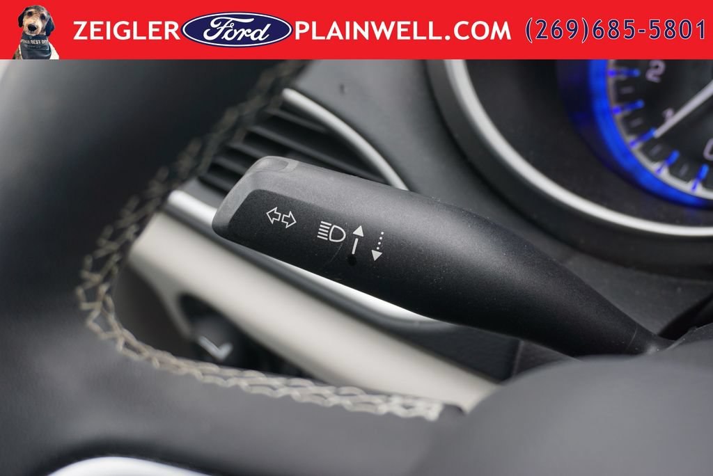Used 2024 Chrysler Pacifica Touring-L FWD image 28