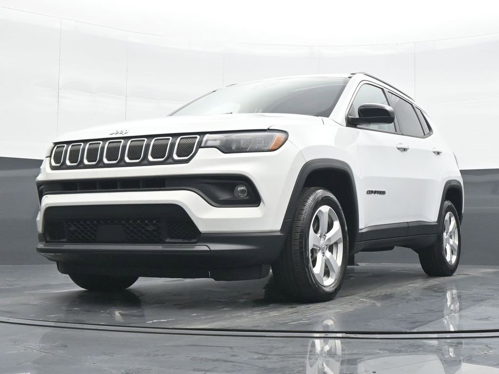 Used 2022 Jeep Compass Latitude image 16