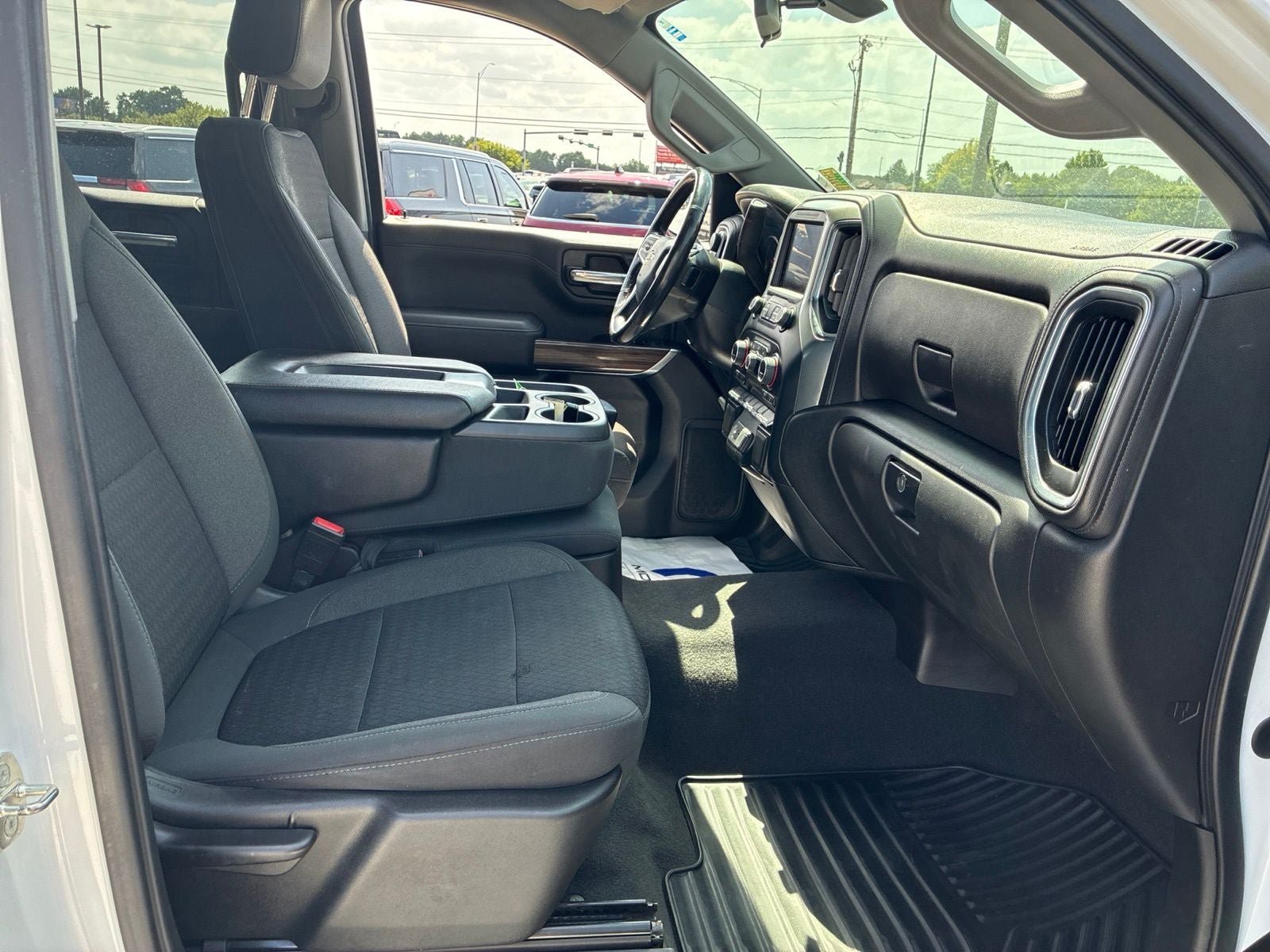 Used 2022 Chevrolet Silverado 1500 LT w/ Z71 Off-Road Package AWD/4WD image 20
