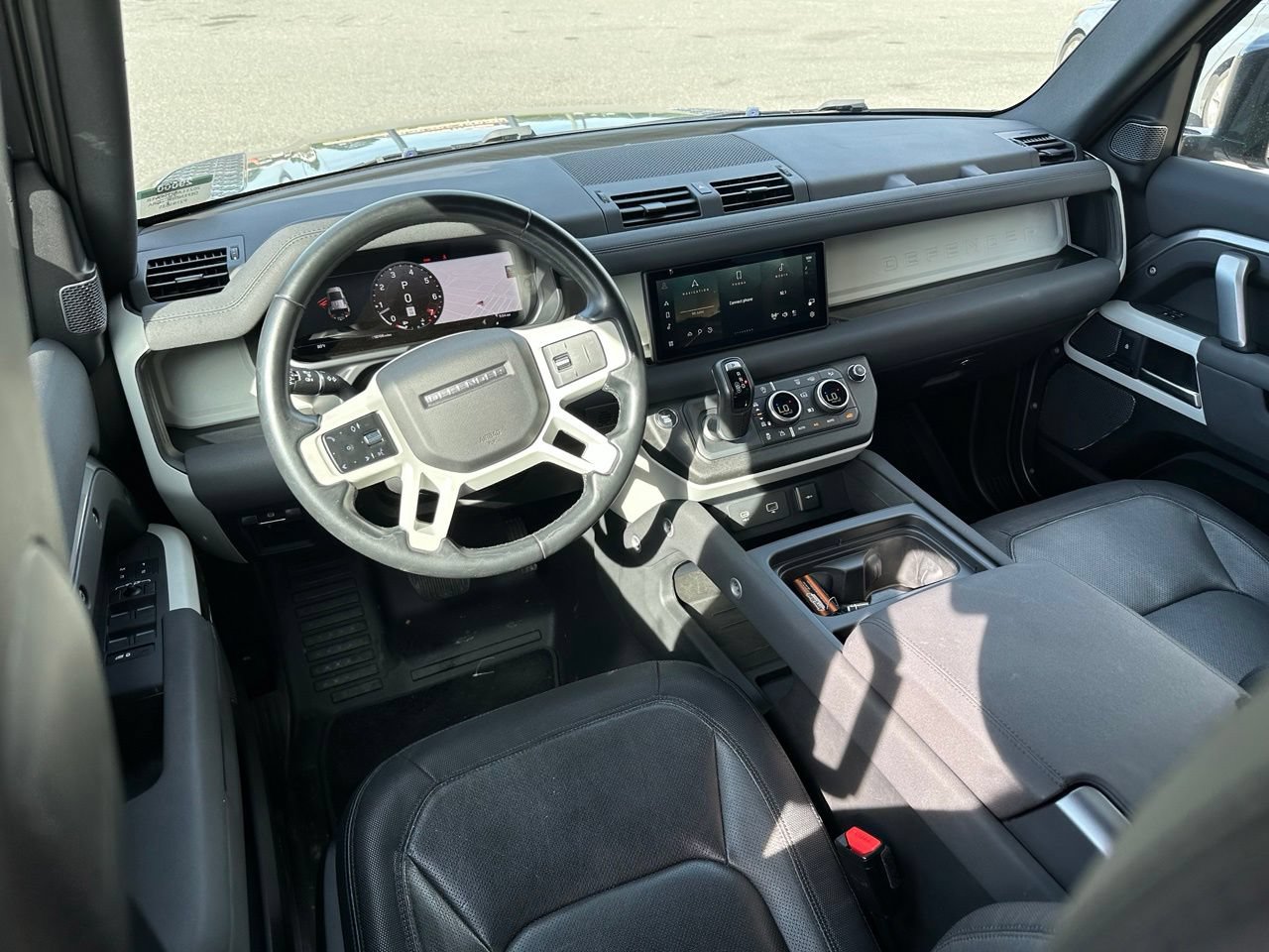 Used 2023 Land Rover Defender 110 X-Dynamic SE AWD/4WD image 4