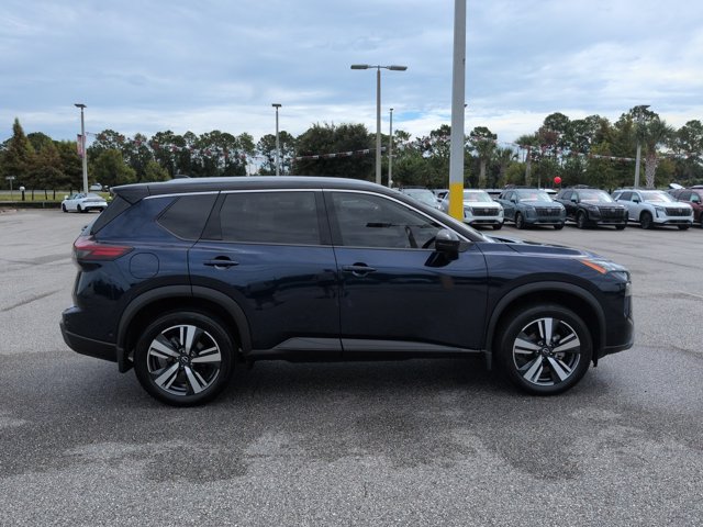 Used 2025 Nissan Rogue SL FWD image 4