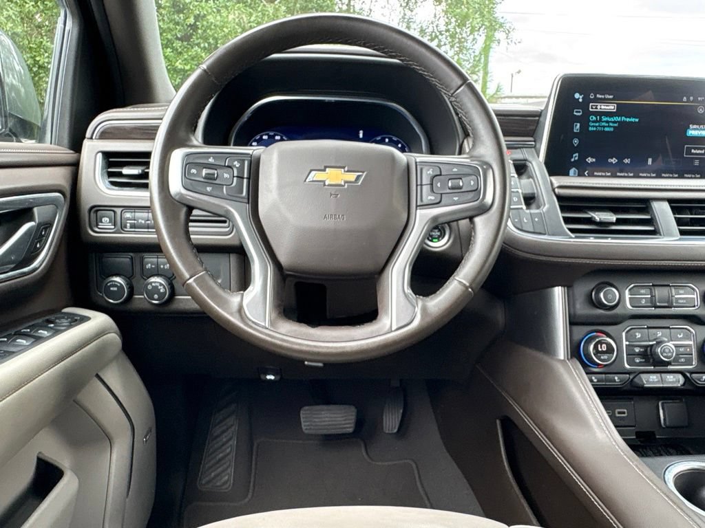 Used 2024 Chevrolet Suburban LT RWD image 22