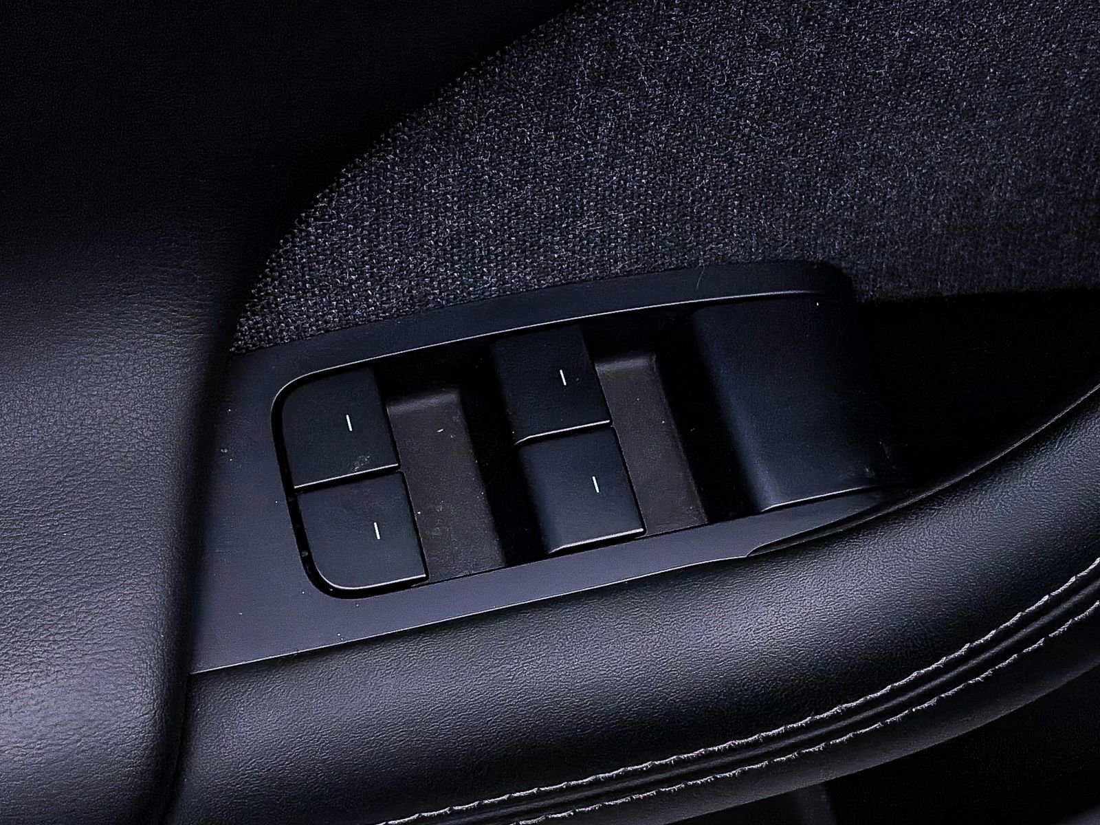 Used 2021 Tesla Model S Plaid image 17