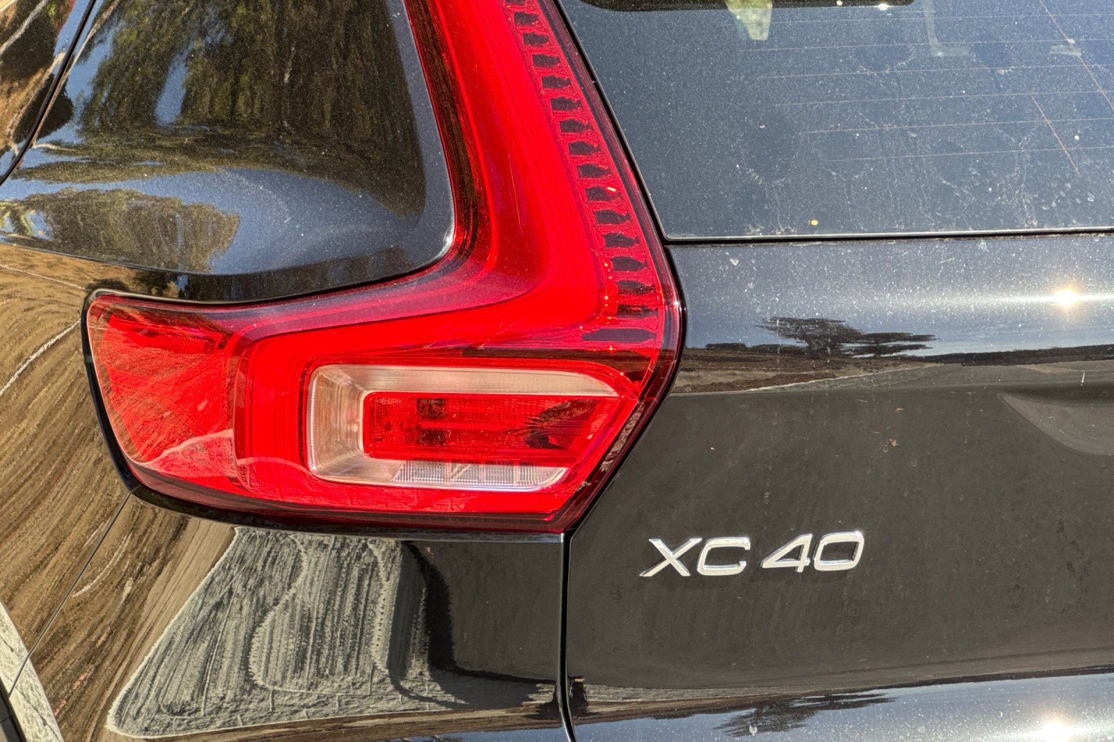 New 2025 Volvo XC40 B5 Core w/ Protection Package Premier image 7