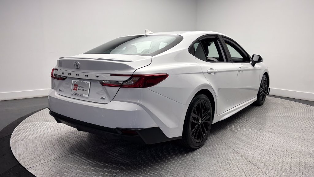 Used 2026 Toyota Camry SE FWD image 38