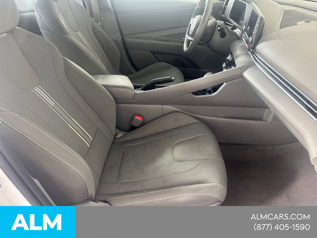 Used 2025 Hyundai Elantra Sport FWD image 16