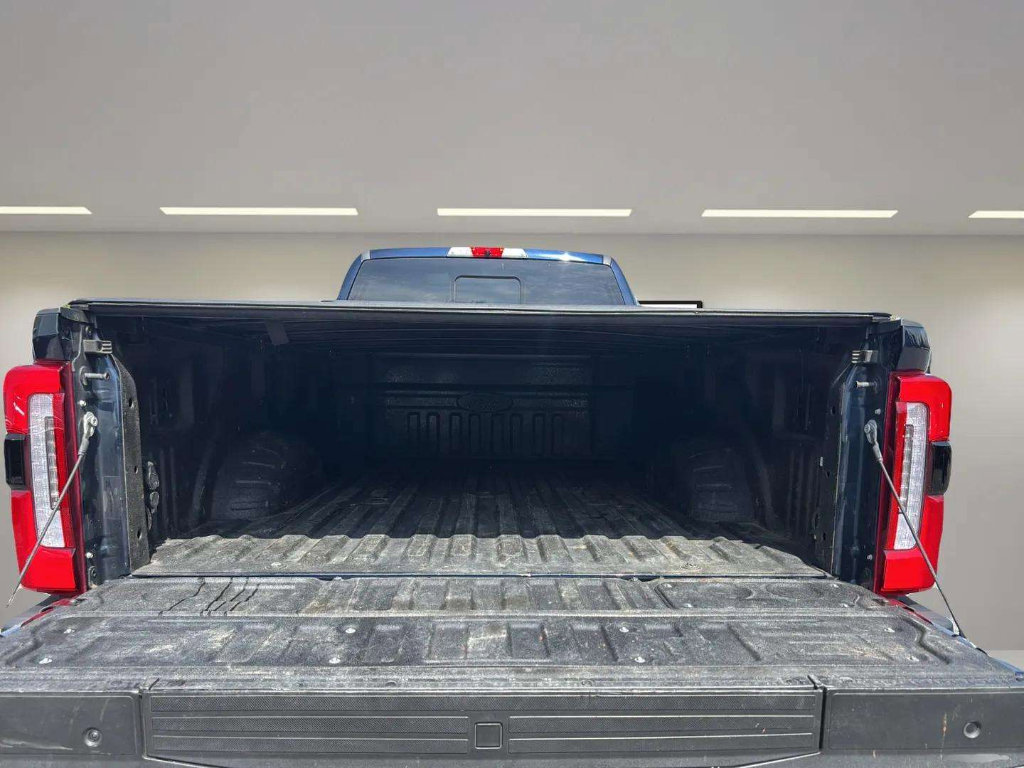 Used 2024 Ford F450 Platinum w/ FX4 Off-Road Package image 9