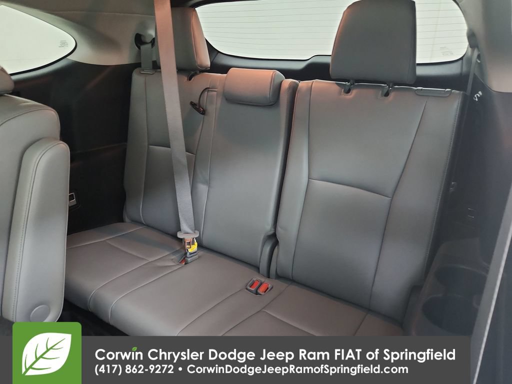 Used 2023 Toyota Highlander Platinum FWD image 33
