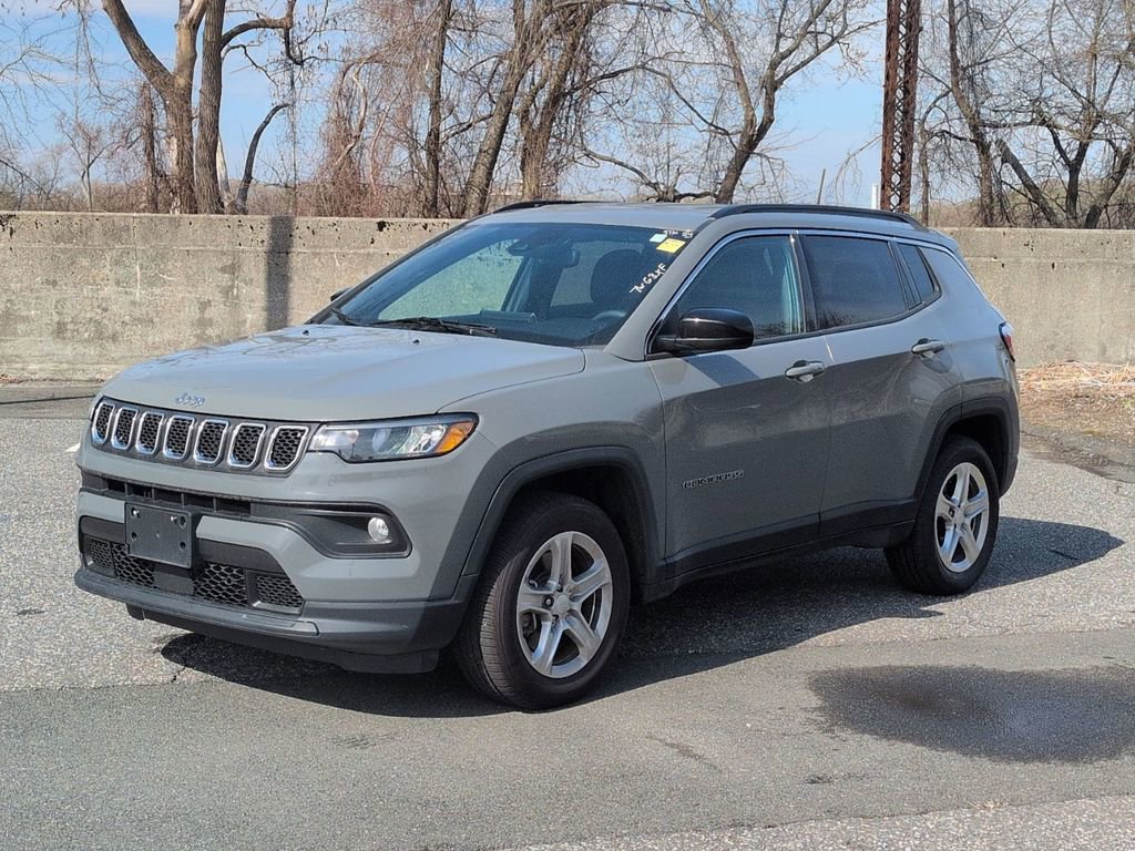 Used 2024 Jeep Compass Latitude image 7
