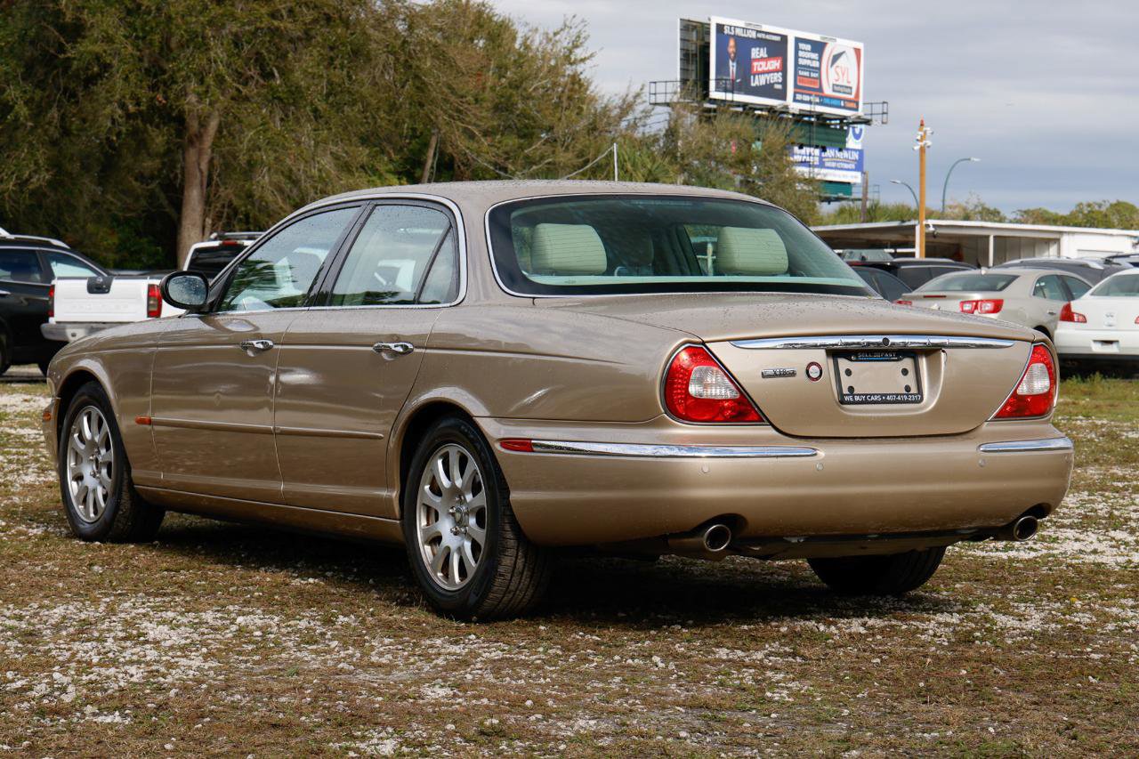 Used 2004 Jaguar XJ8 RWD image 5