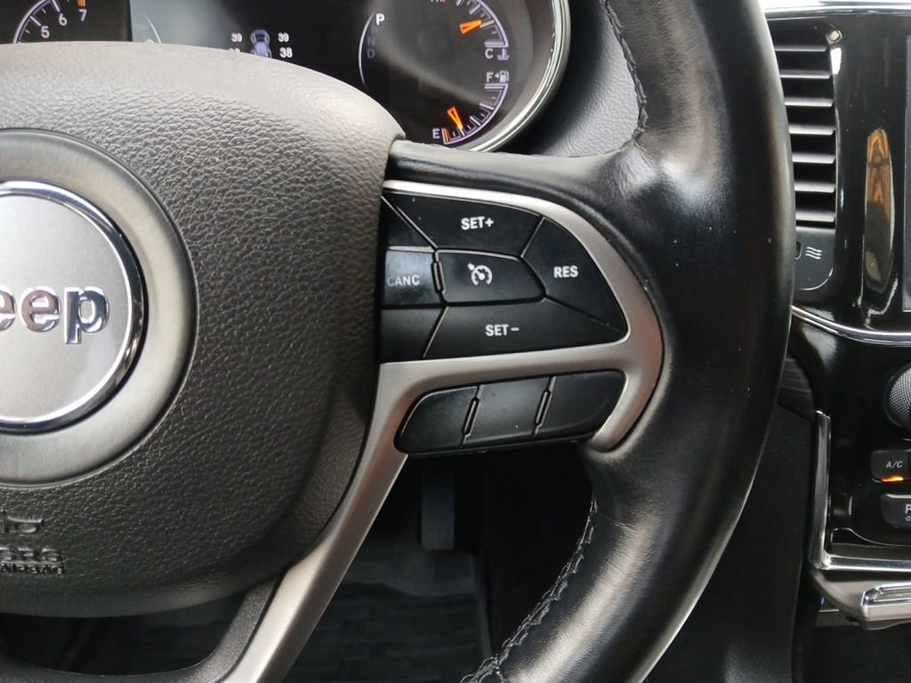 Used 2022 Jeep Grand Cherokee Laredo X AWD/4WD image 25