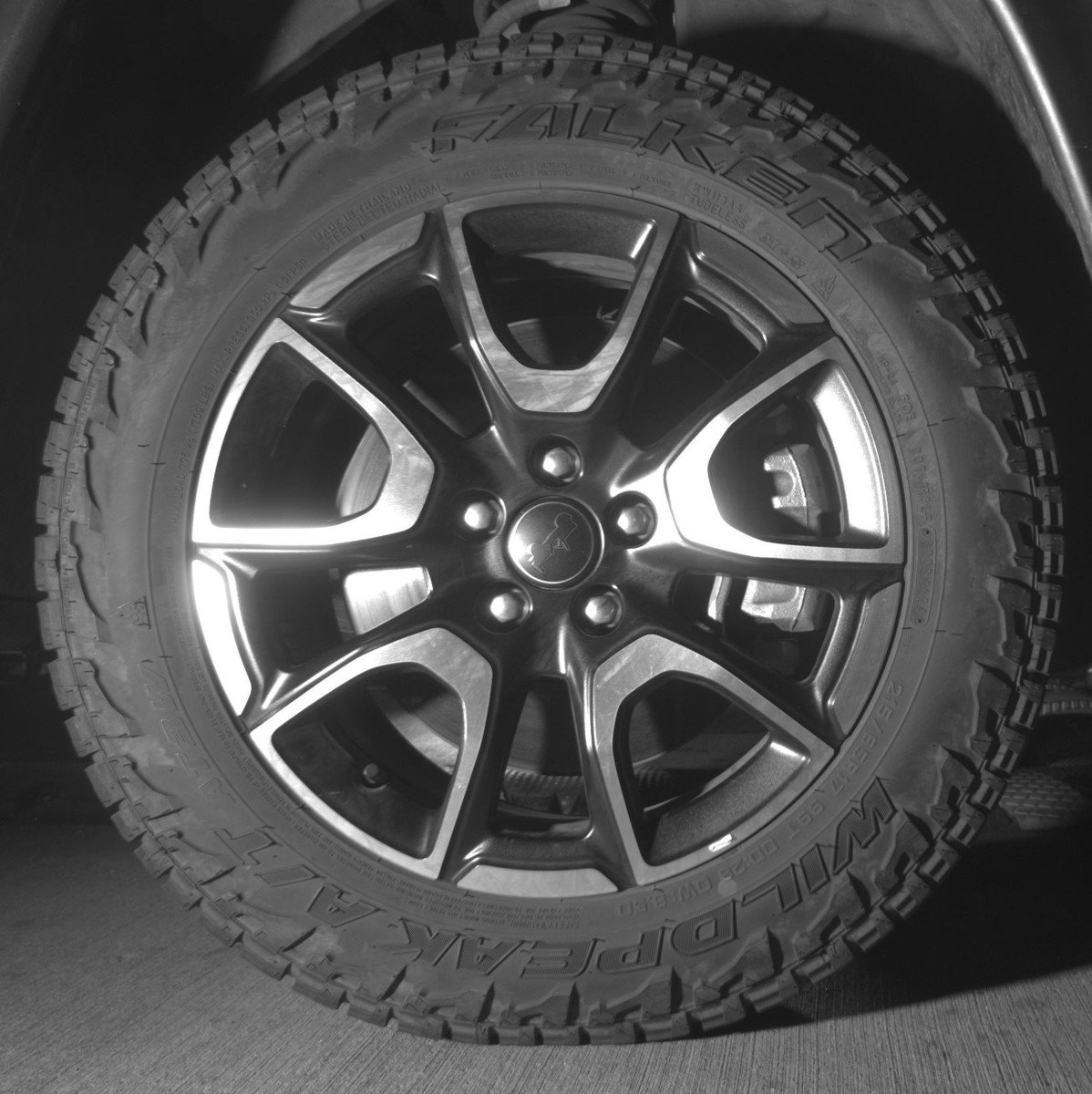 Used 2025 Jeep Compass Trailhawk image 13