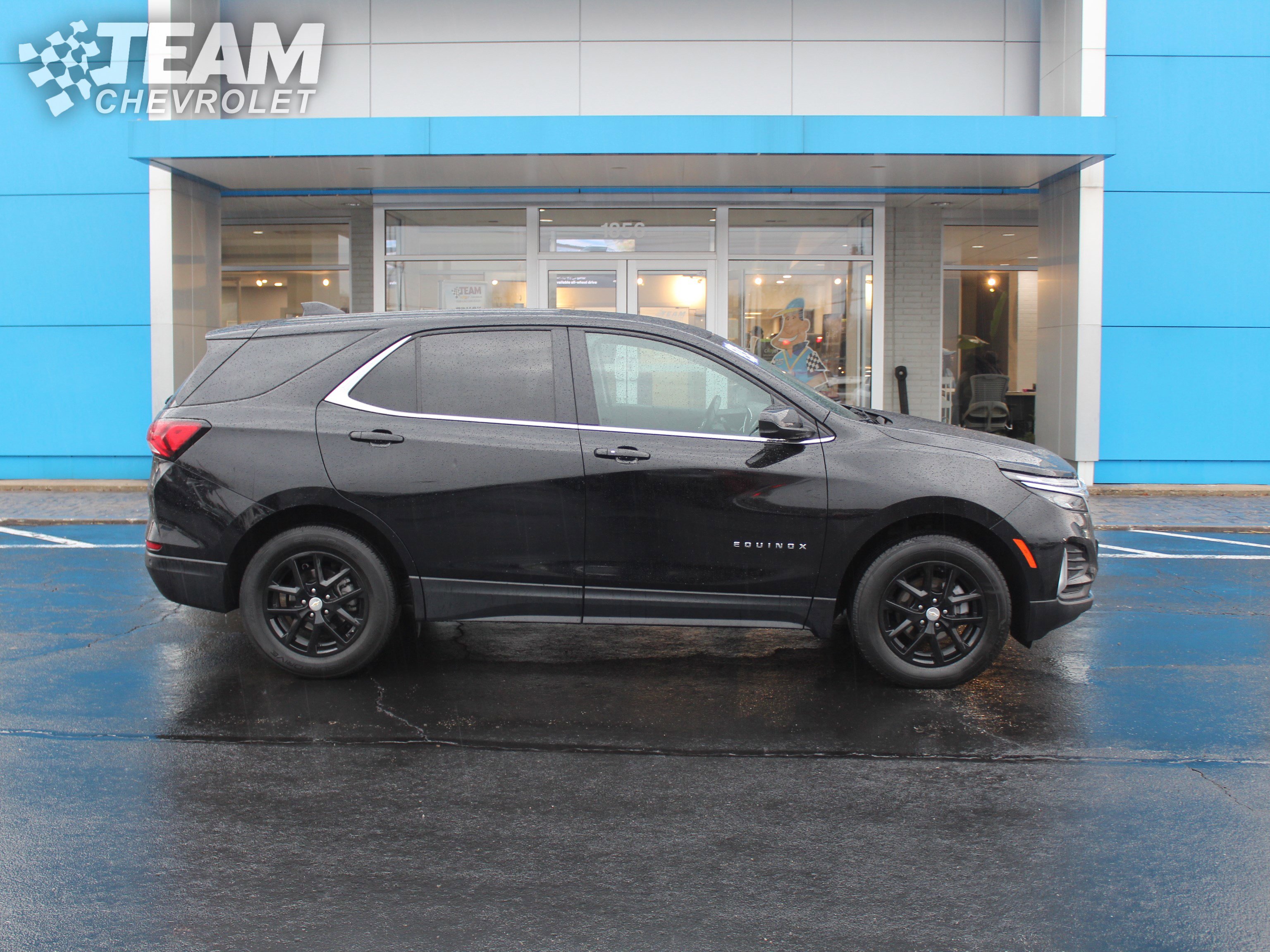 Used 2024 Chevrolet Equinox LT image 3