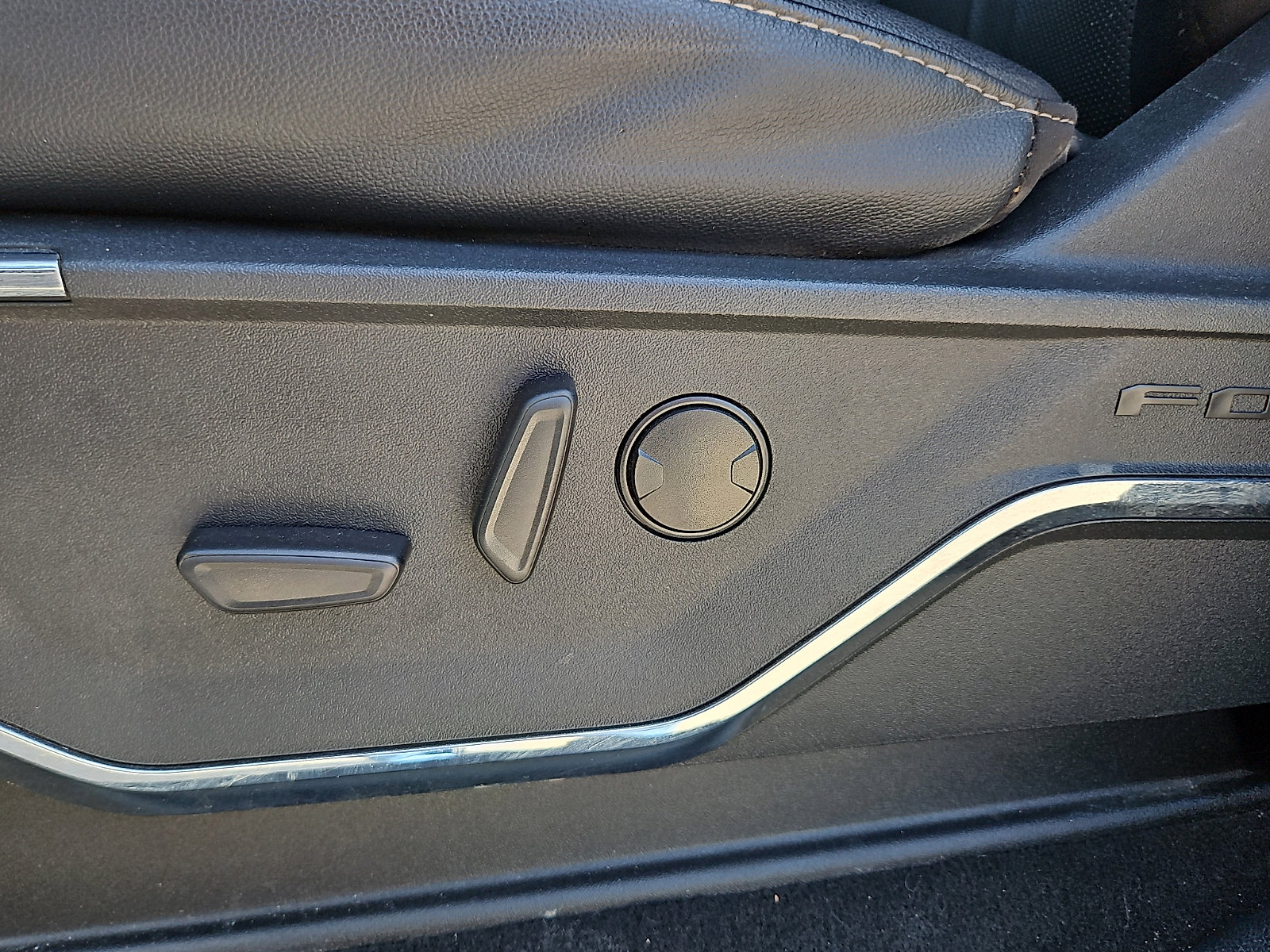 Used 2023 Ford F250 Lariat w/ Lariat Ultimate Package image 13