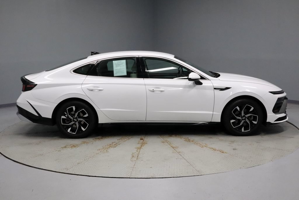 Certified 2025 Hyundai Sonata SEL FWD image 14
